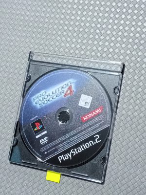Pro Evolution Soccer 2004 Second-Hand PS2D